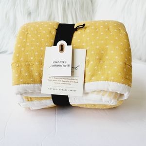 Sham 26"×26" Yellow Hearth & Hand With Magnolia New